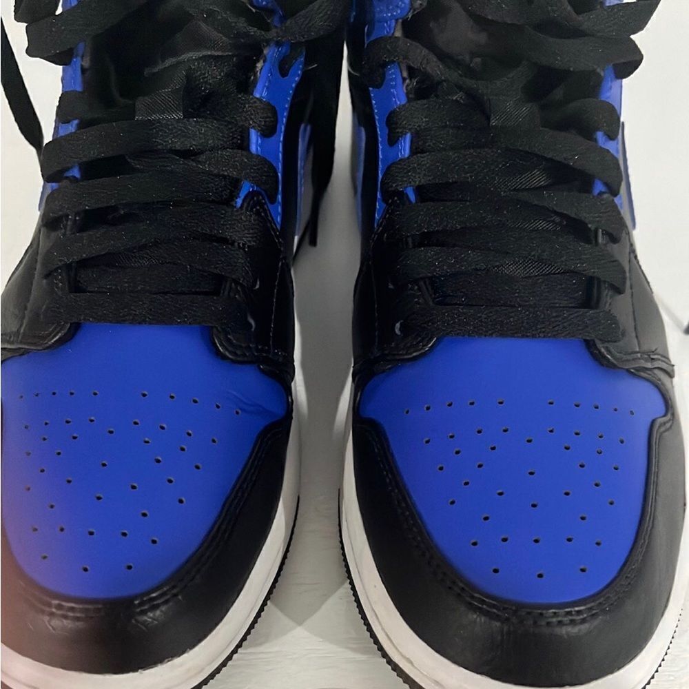 Air Jordan 1 Mid Hyper Royal Nike dunk yeezy